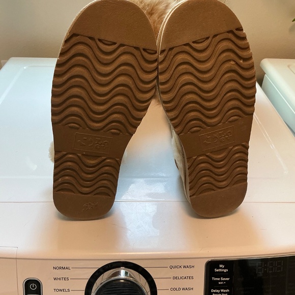 Shearling boots with fur trim - Picture 5 of 5